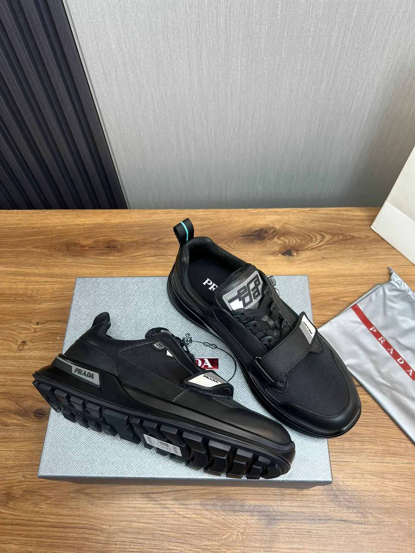 Men's shoes 💰620💰 [PRADA] Men's shoes are popular in the counter, official website is synchronized, high-quality shipments ✔️Original cowhide stitching mesh + cowhide lining, 1🆚1 replica, original original bottom, 38-45 (45 customized, non-refundable)
